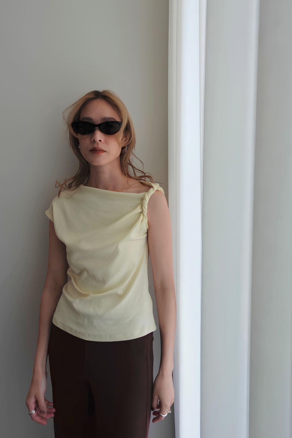 ASYMMETRY TWIST OFFSHOULDER TOPS