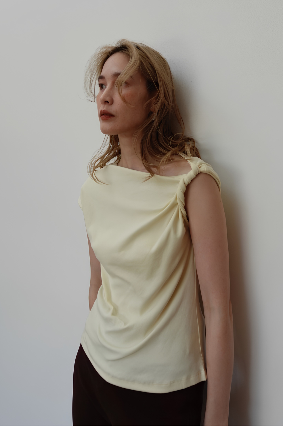ASYMMETRY TWIST OFFSHOULDER TOPS