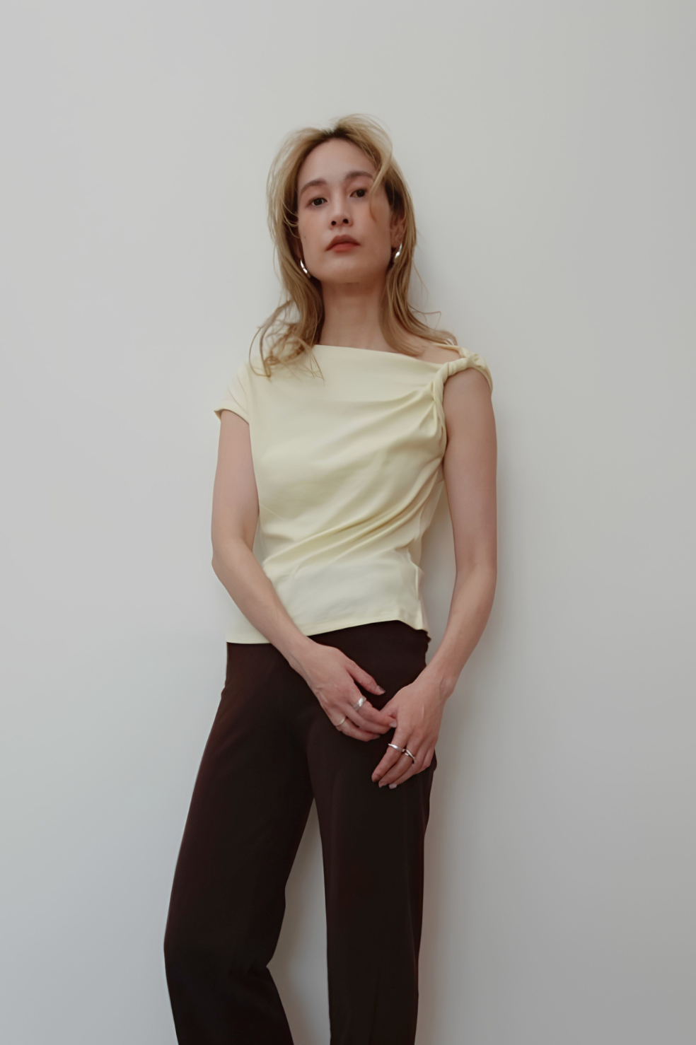 ASYMMETRY TWIST OFFSHOULDER TOPS