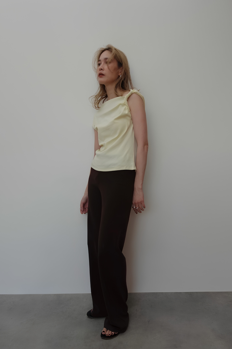 ASYMMETRY TWIST OFFSHOULDER TOPS
