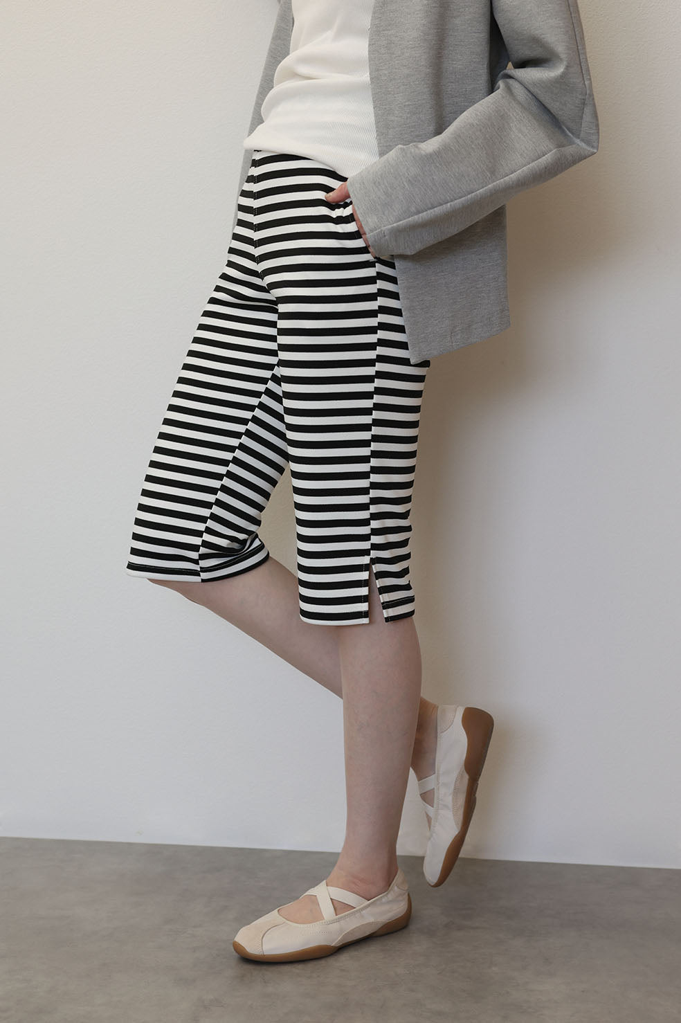 BORDER EASY CAPRI PANTS