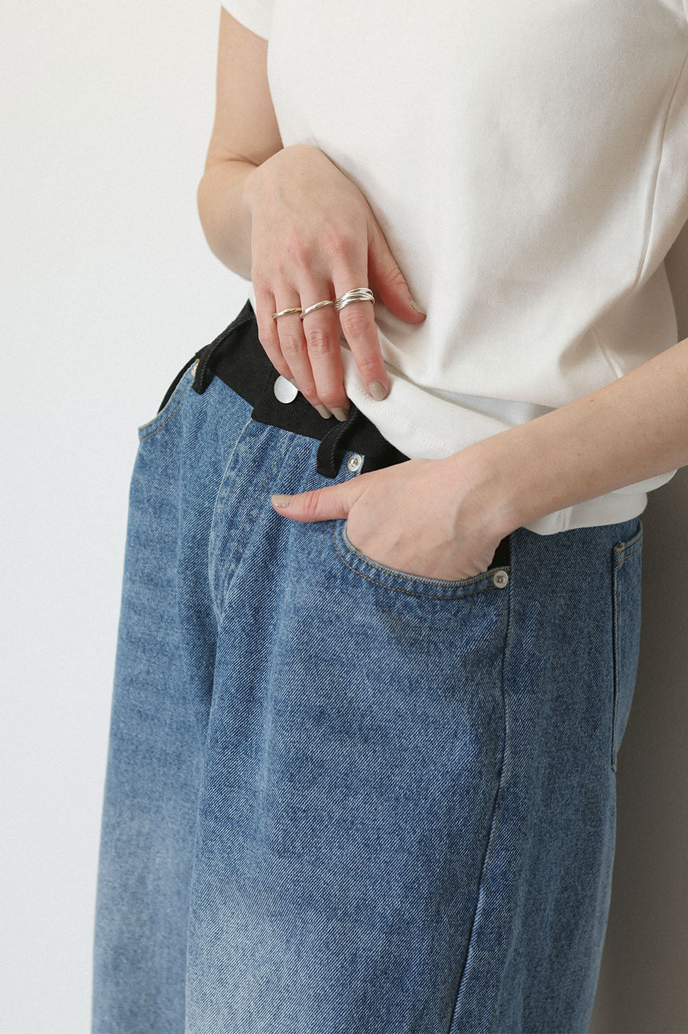 WAIST TUCK BICOLOR DENIM