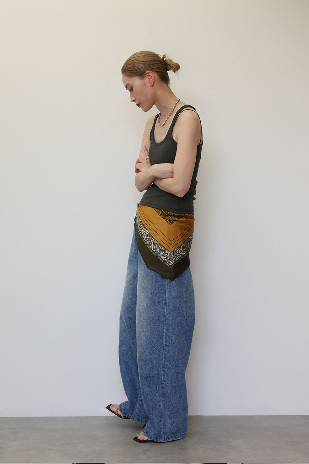 WAIST TUCK BICOLOR DENIM
