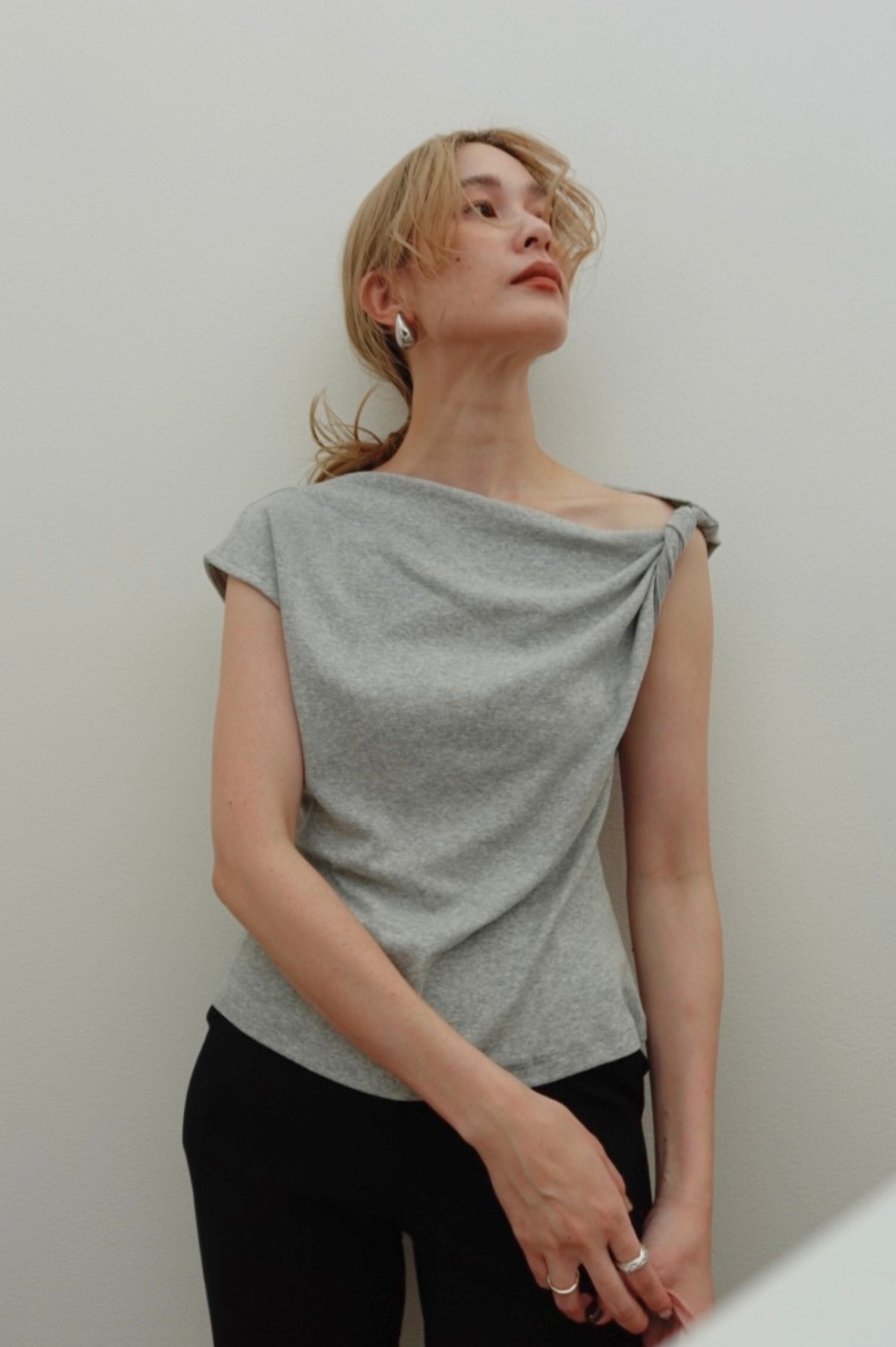 ASYMMETRY TWIST OFFSHOULDER TOPS