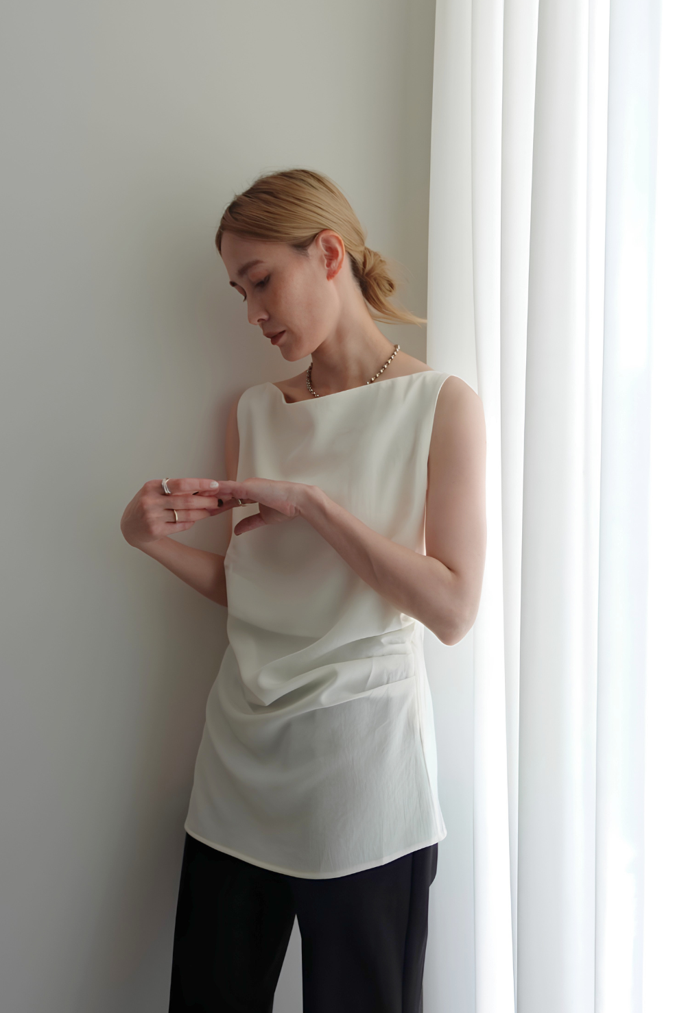 BOATNECK DRAPE TOPS