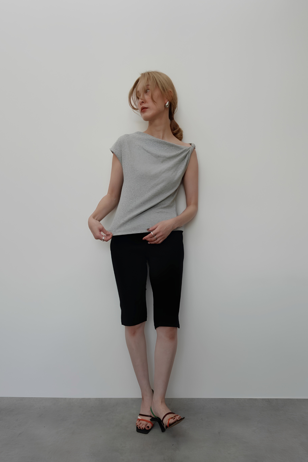 ASYMMETRY TWIST OFFSHOULDER TOPS
